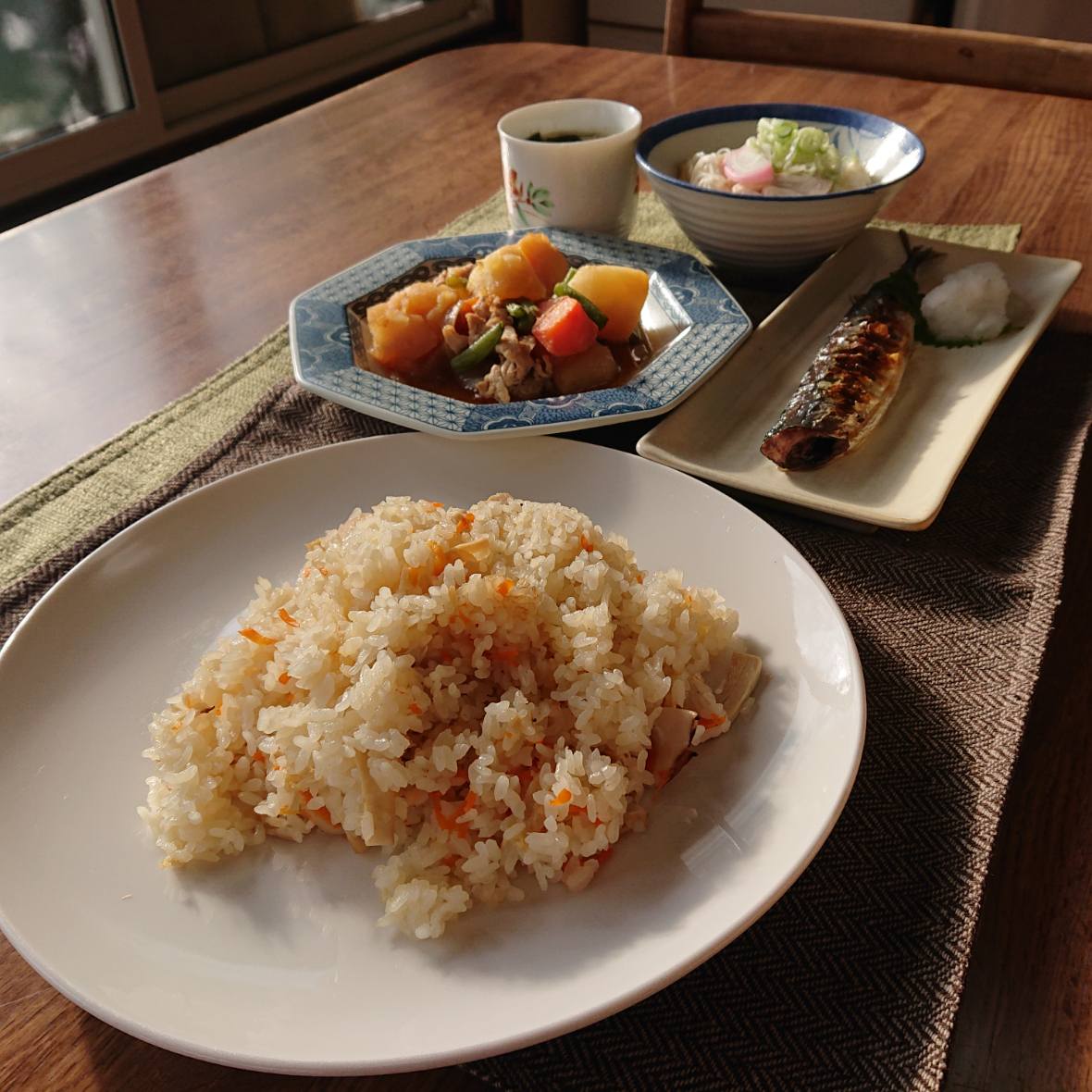 今日のメインはなんと、北海道産の松茸ご飯です！ | 食べる | 観月旅館 | 北海道洞爺湖周辺の情報共有サイト「むしゃなび」